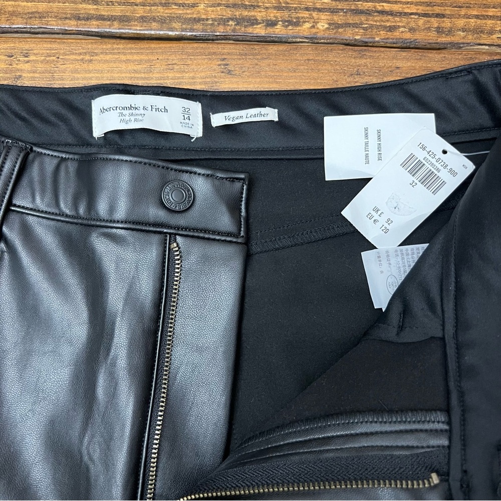 Abercrombie & Fitch Vegan Leather High Rise Skinny Pants - Picture 6 of 10